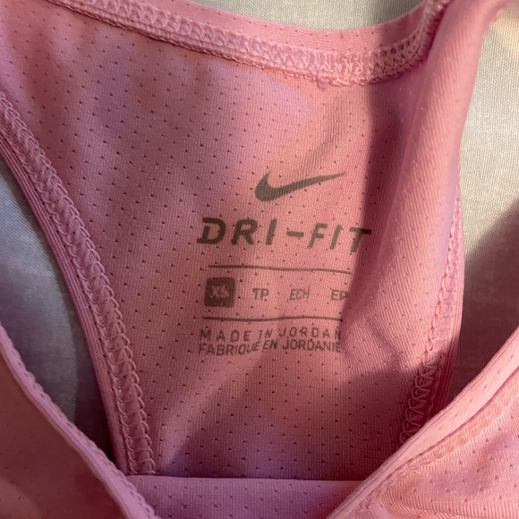 Women’s workout tank - Picture 2 of 2